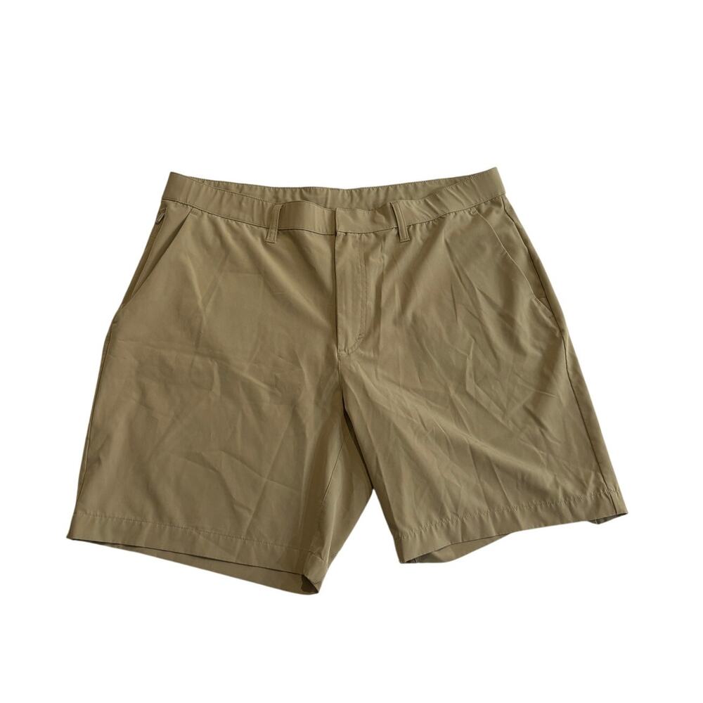 Fabletics The Only Short Tan Khaki Lightweight Commuter Zipper Pockets Mens XL